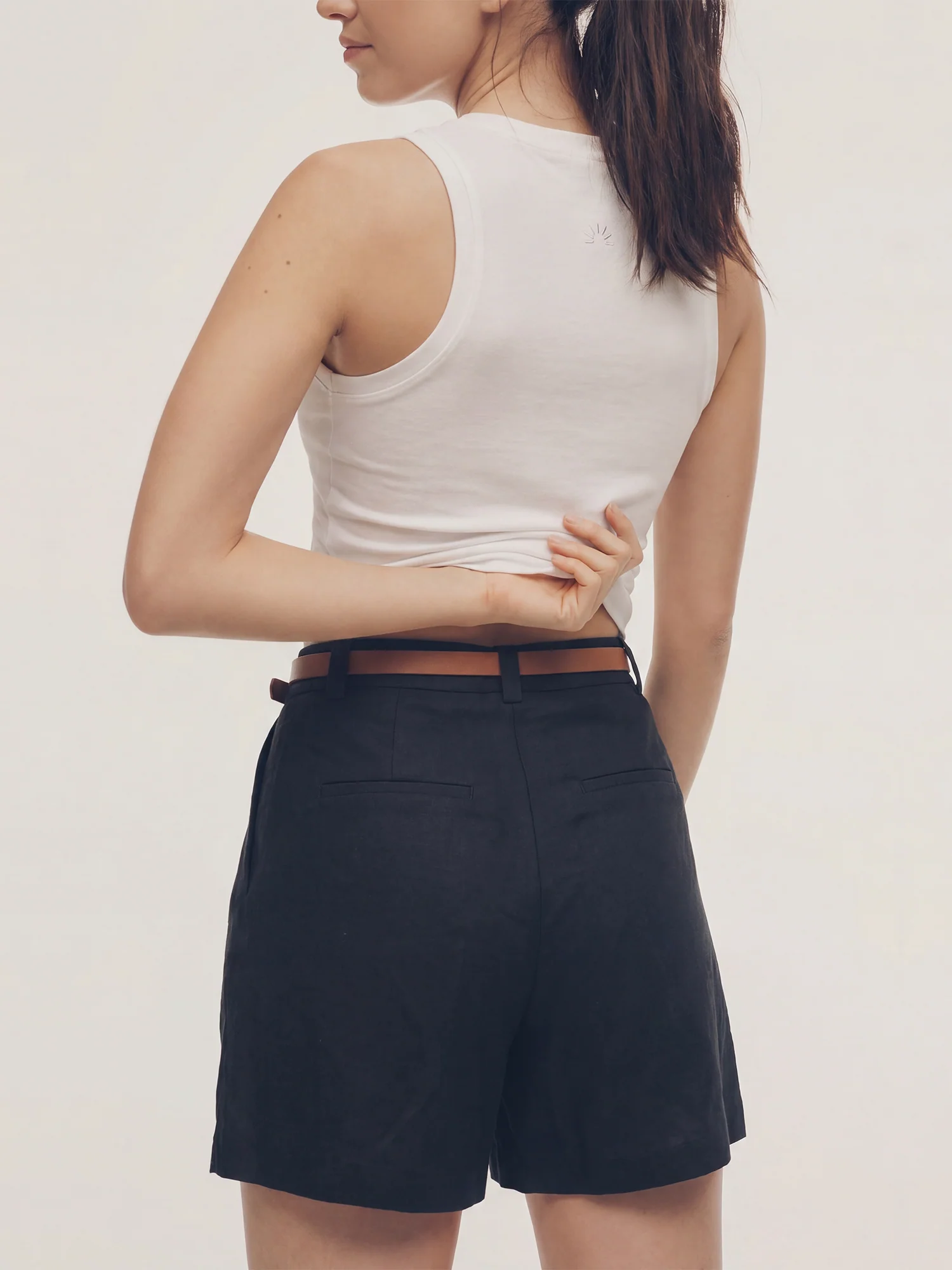 Belted Pleated Linen Shorts - Image 4