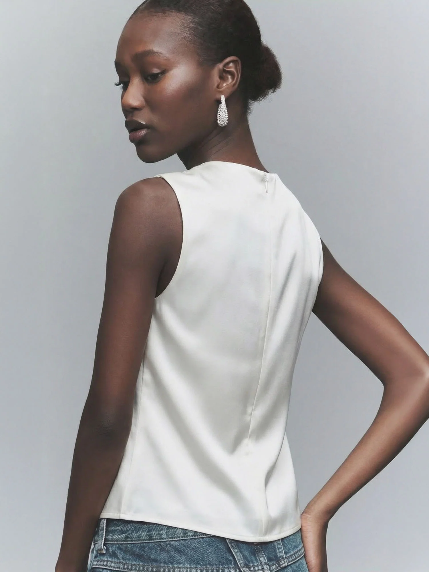 Draped Cowl Neck Sleevless Satin Rouched Top - Image 9