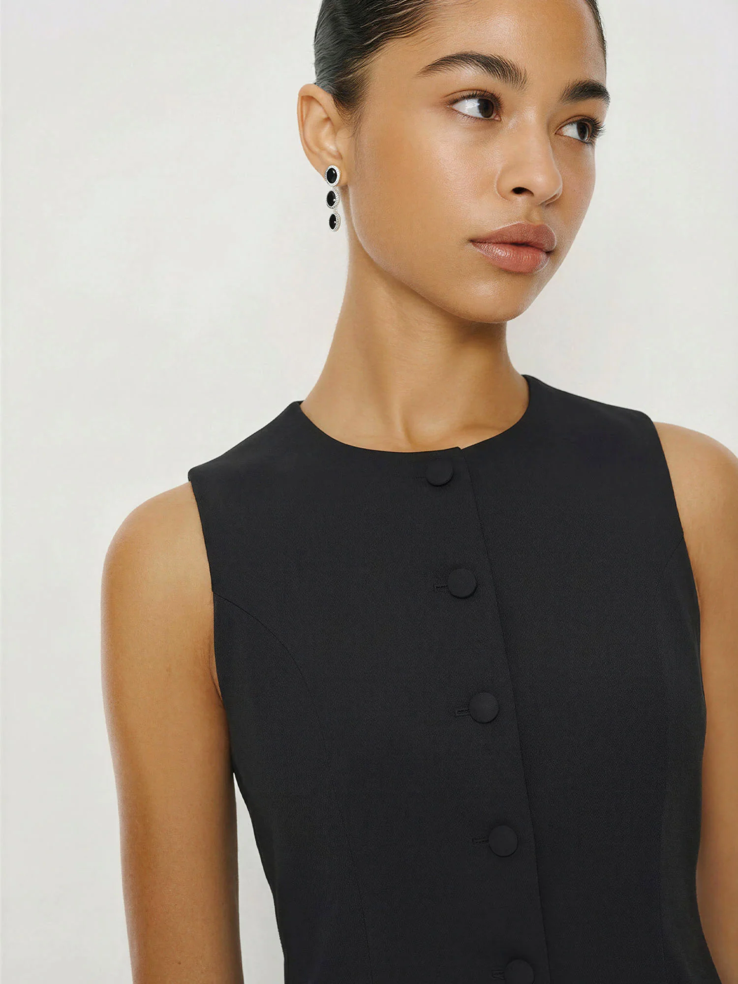 Satin Sleeveless Cowl Neckline With Should Pad - Image 3