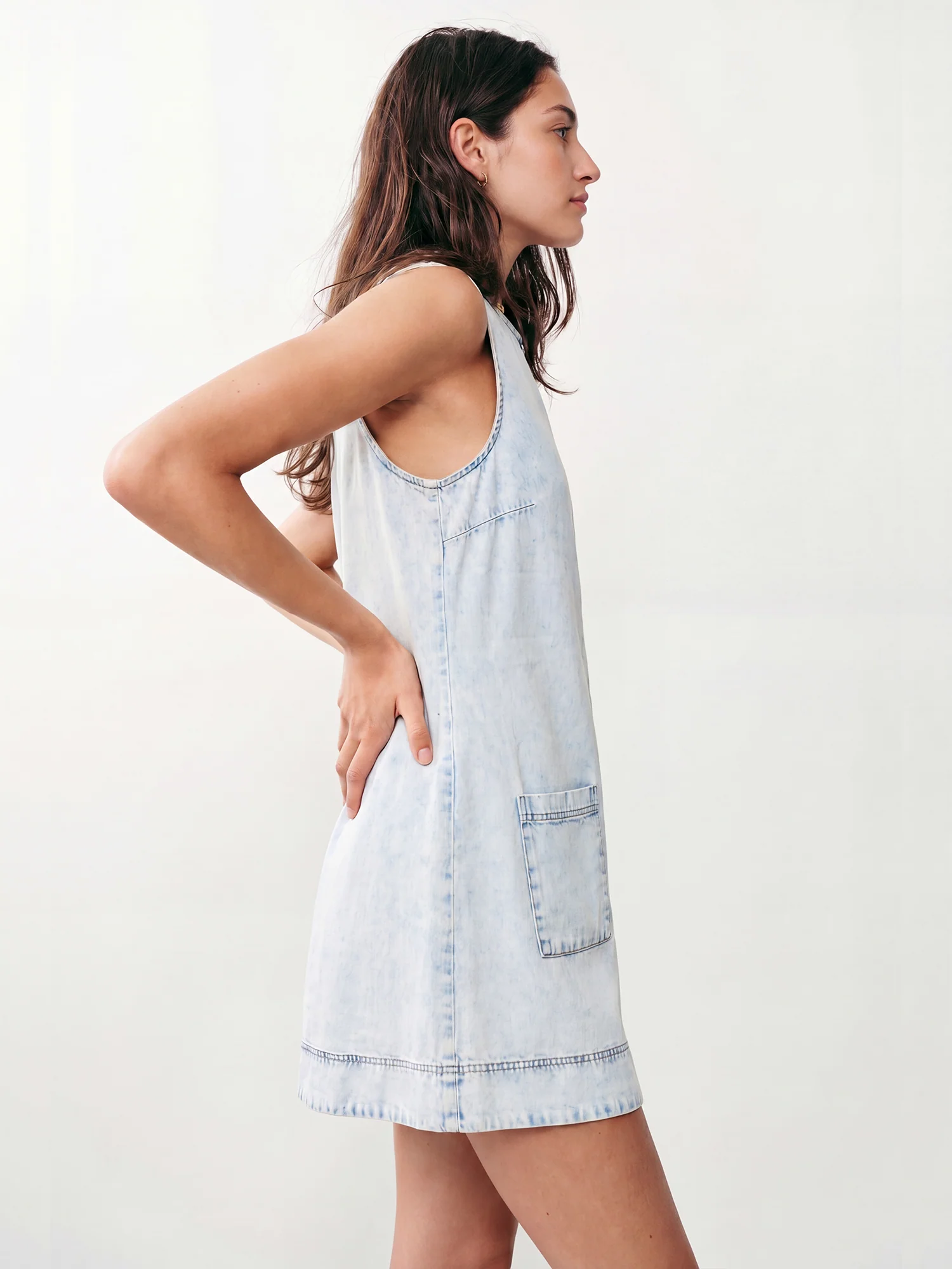 Sleeveless Two Pocket Denim Shift Dress - Image 3