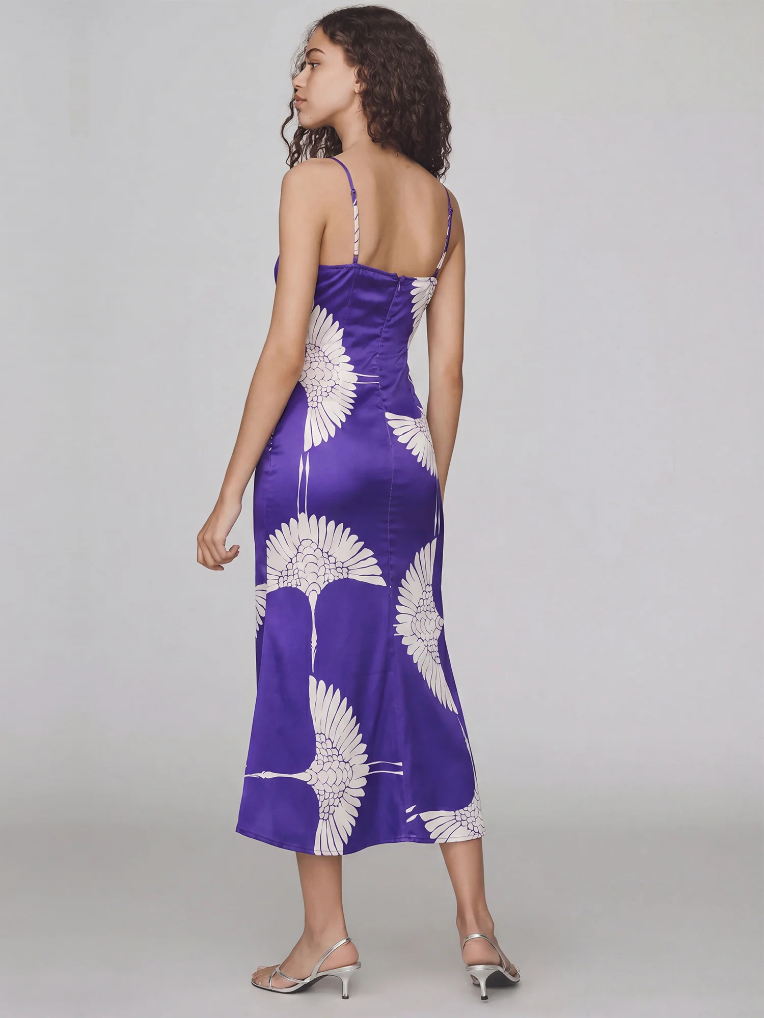 Sleeveless V Neck Satin Crane Print Midi Dress - Image 3