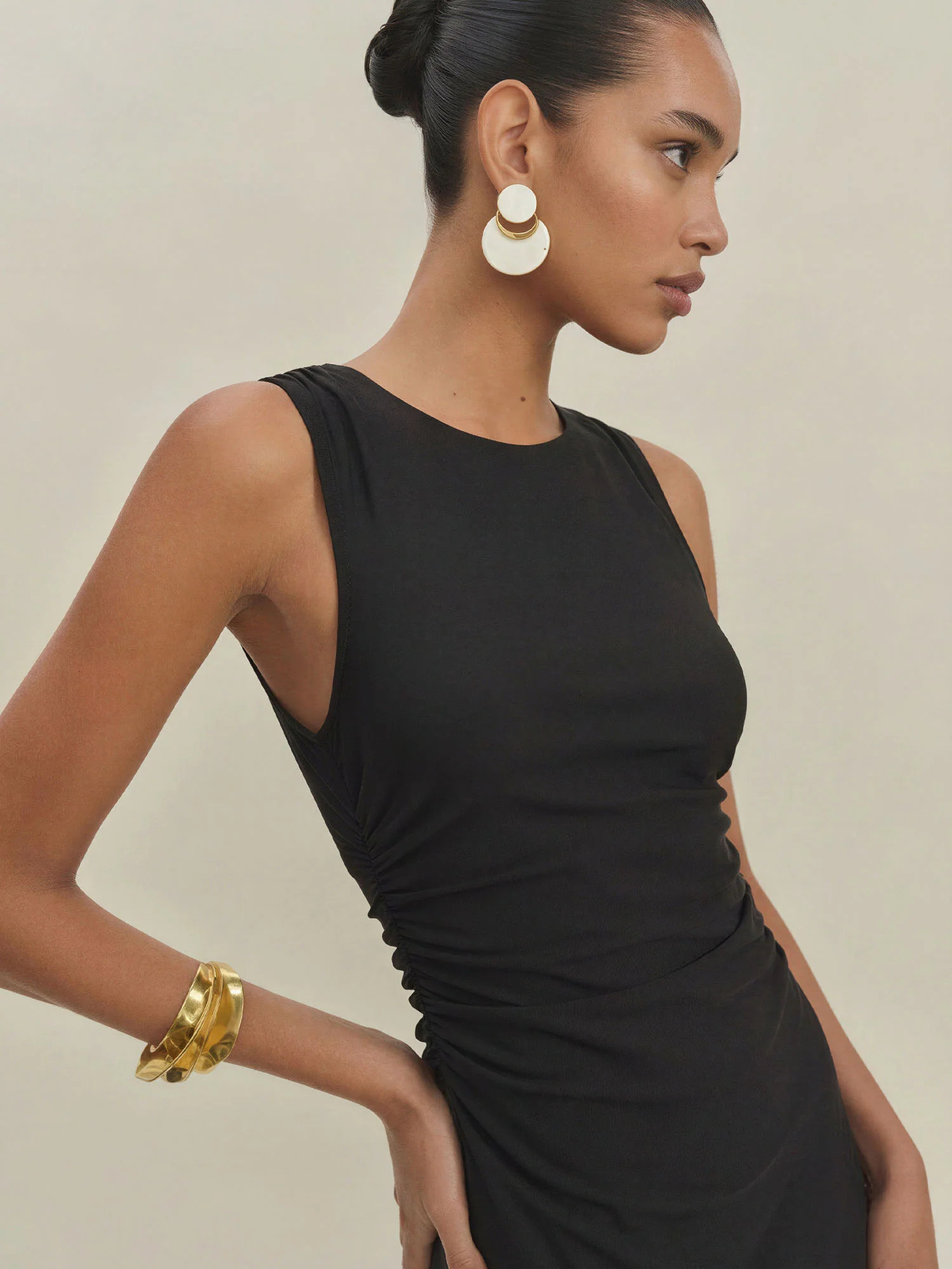 Sleeveless Ruched Side Midi Dress - Image 3