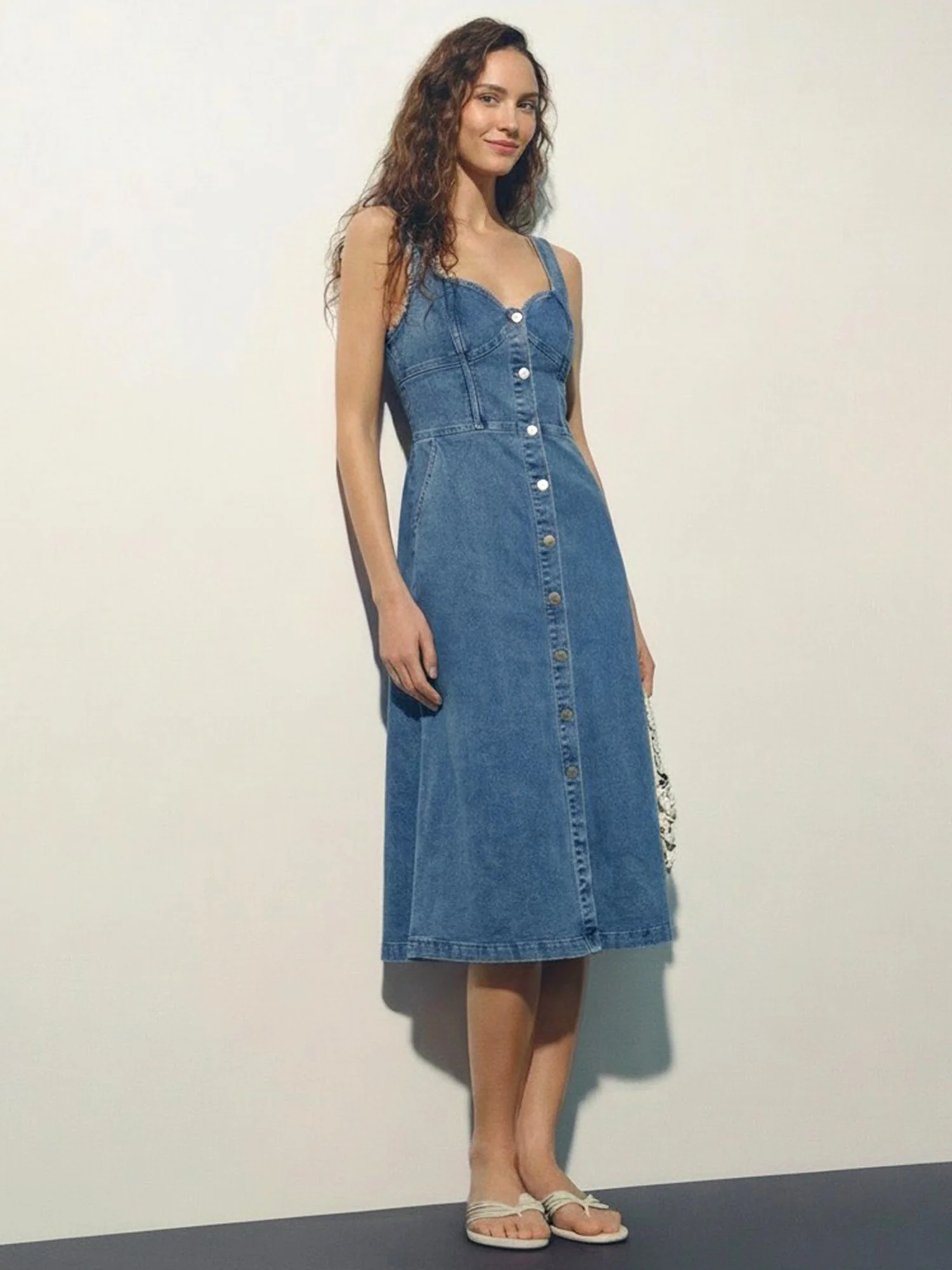 Sleeveless Sweetheart Button Front A-Line Midi Dress - Image 4