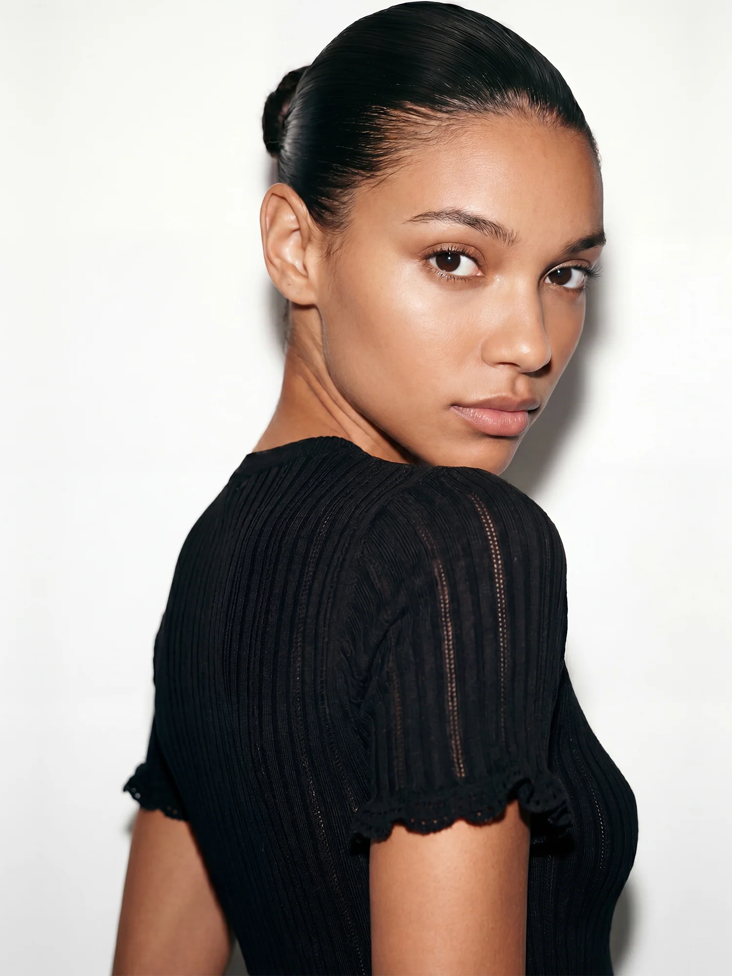 Shortsleeves Rib Knit Ruffle Trim Top - Image 3