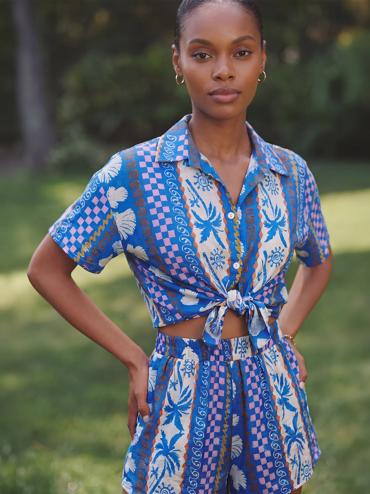 Short Sleeve Tropical Print Button Down Shirt