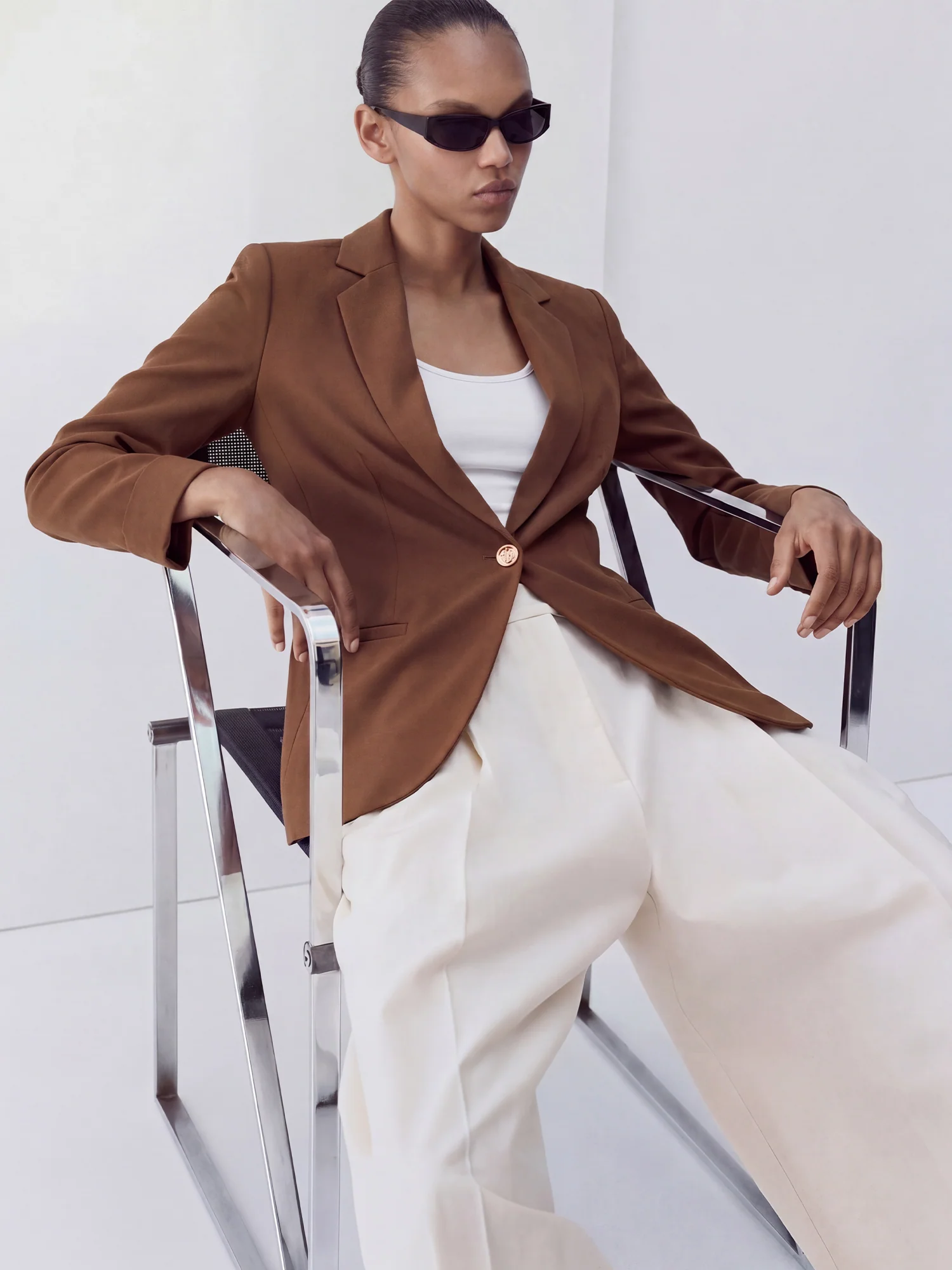 Vertigo Classic One Button Blazer - Image 9
